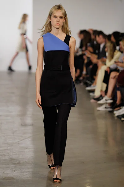 Look 3